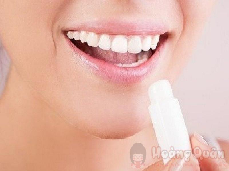 cách dùng son dưỡng