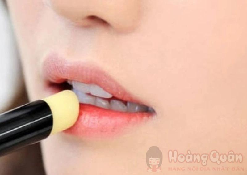 giải đáp son dưỡng có màu có làm thâm môi không