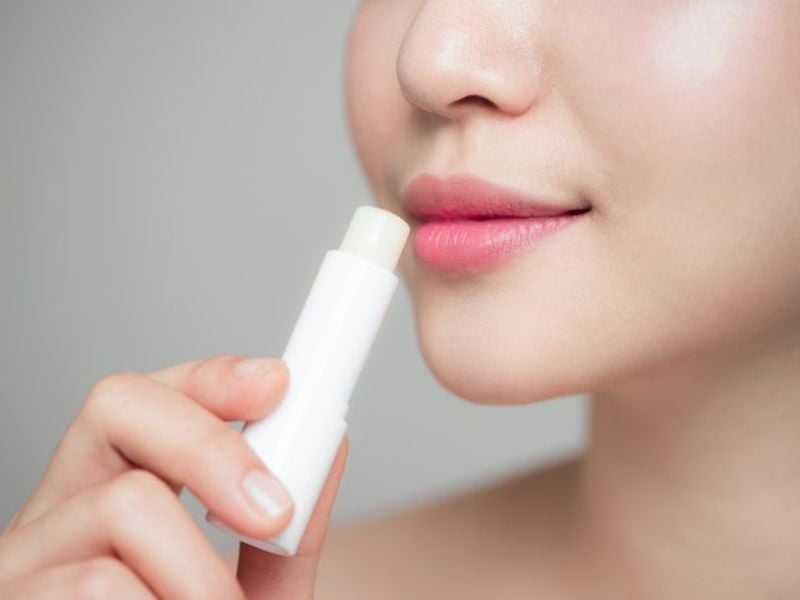 son dưỡng bị chảy do đâu