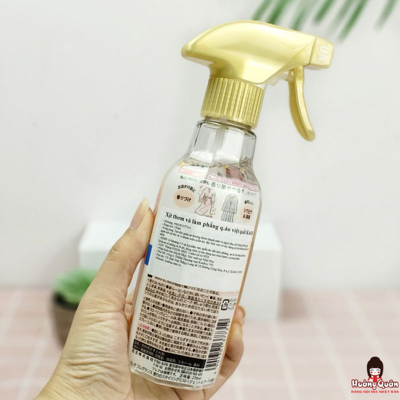 Xịt thơm và làm phẳng quần áo KAO giá tốt