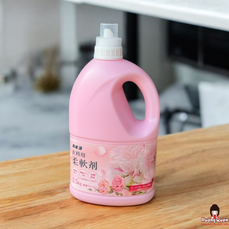 Nước Xả Vải Kháng Khuẩn Hương Hoa Thiên Nhiên Kaneyo Can 2,5L