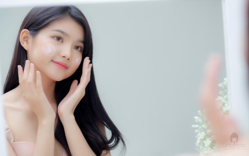 giải đáp dùng kem chống nắng trước hay cushion trước