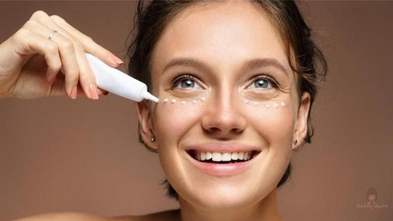 trời mưa có cần phải bôi kem chống nắng không