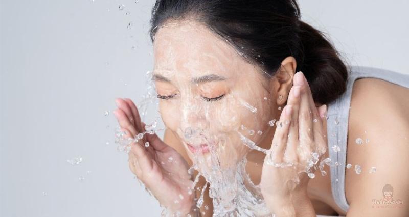 cách nhũ hóa dầu tẩy trang đúng cách