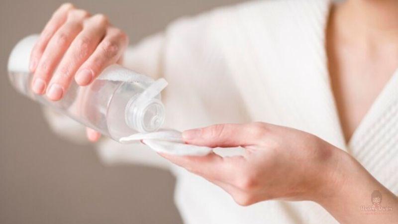 có nên dùng nước tẩy trang hàng ngày không