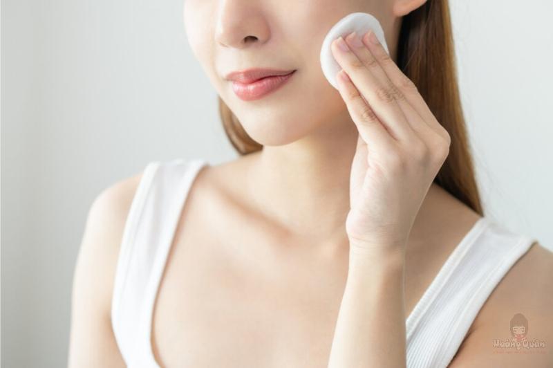 có nên dùng nước tẩy trang hàng ngày hay không