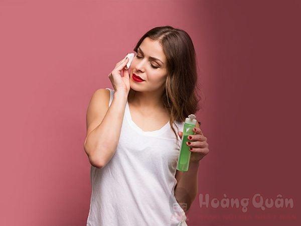 da dầu nên tẩy trang mấy lần một ngày