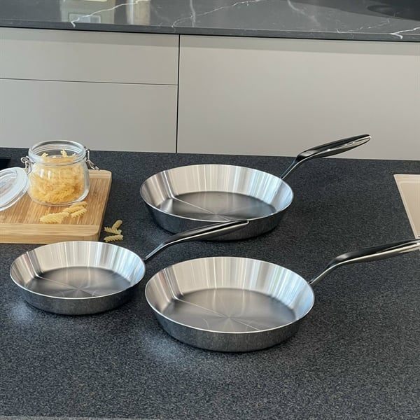 Chảo Đúc Inox 3 Lớp Đáy Liền Tri-Ply Kaiyo 24cm