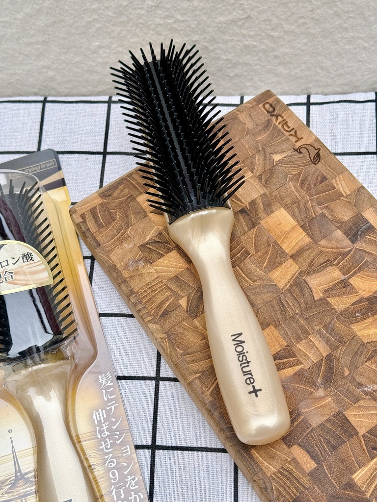 Lược Chải Cấp Ẩm Làm Mượt Và Phục Hồi Tóc Hư Tổn Moisture Vess (Size Vừa)"