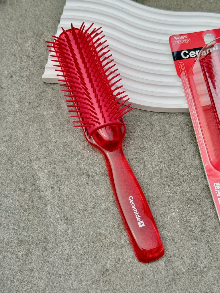Lược Chải Chứa Ceramide Chăm Sóc Tóc Hư Tổn Vess (Size Vừa)